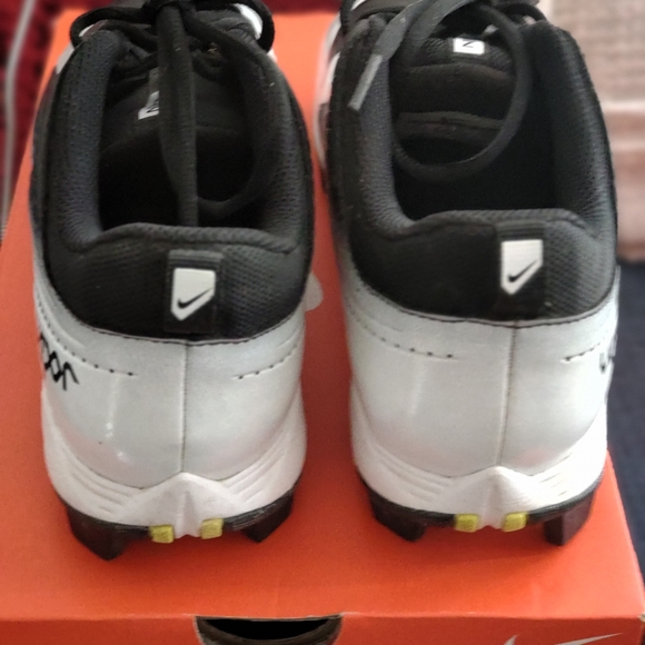 Cleats - Picture 3 of 5